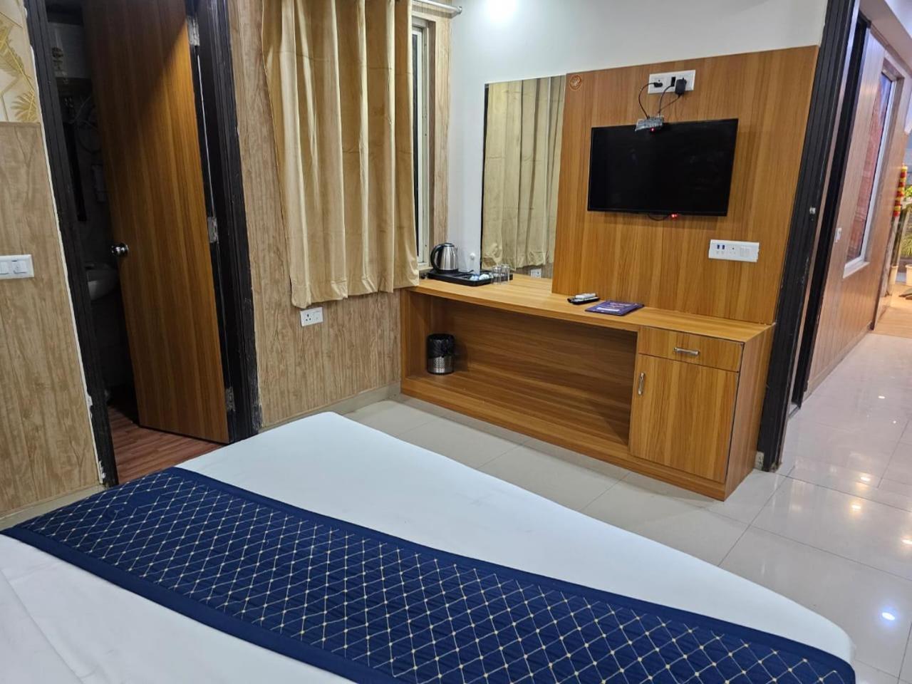 Hotel O Cean Suites Near Igi Airport New Delhi Luaran gambar